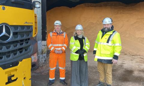 Harriett Baldwin MP visits Worcestershire County Council’s depot at Newland